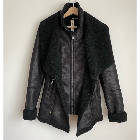 Soia & kyo - Sherpa Lined Jacket in Black - Picture 4 of 11